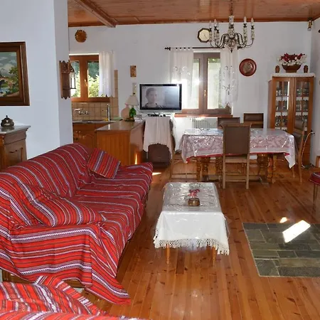 With Garden And Bbq Вилла *